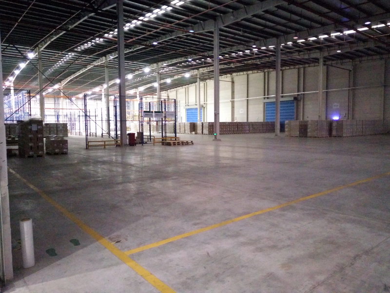 物流倉庫2